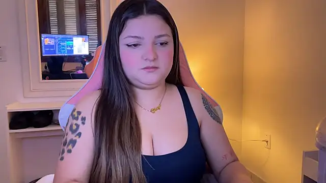 Snapshot of SweetPaige_ chatting on September 16, 2025, 1:45 pm SweetPaige online show from September 16, 2025, 1:45 pm