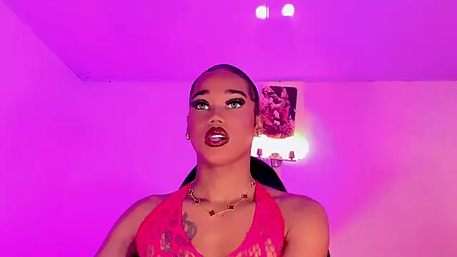 naomy  xx online show from November 18, 2025, 2:54 pm