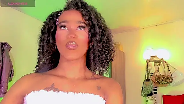 naomy  xx online show from April 24, 2026, 3:09 am