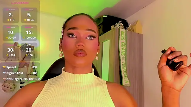 Snapshot of naomy__xx chatting on May 12, 2026, 9:01 pm naomy xx online show from May 12, 2026, 9:01 pm
