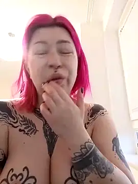 divine eve online show from February 19, 2025, 2:34 pm