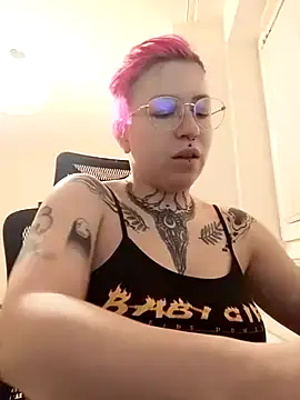 divine eve online show from February 23, 2025, 6:01 pm