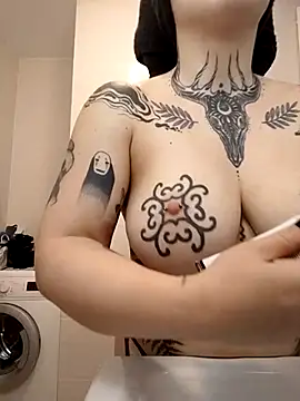 divine eve online show from September 19, 2025, 6:15 am