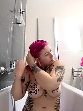 divine eve online show from October 6, 2025, 4:43 am