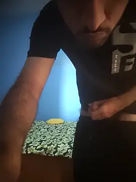 cuckhair online show from November 13, 2025, 5:06 am