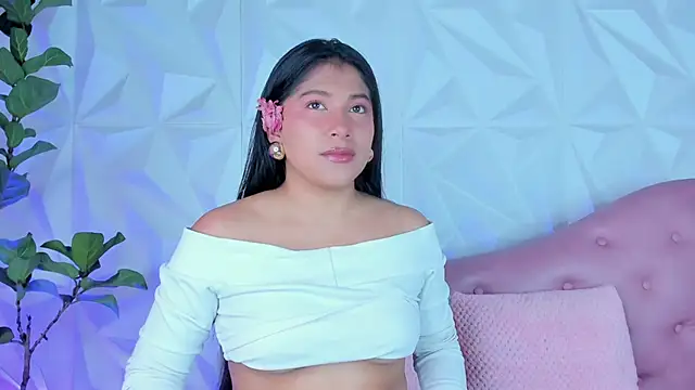 LinnaGardenia online show from January 20, 2025, 1:53 pm