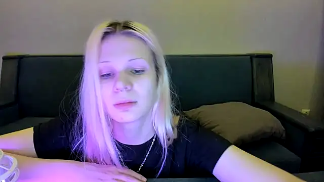 sashakiss99 online show from January 3, 2025, 11:12 pm