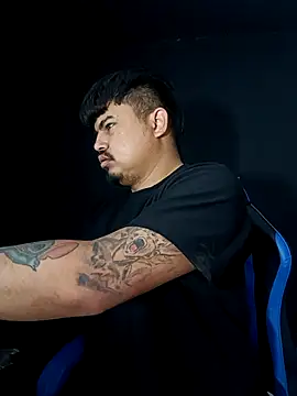 Snapshot of DickMasterfindom chatting on March 10, 2026, 12:15 am DickMasterfindom online show from March 10, 2026, 12:15 am