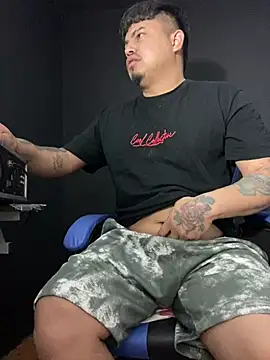 Snapshot of DickMasterfindom chatting on March 25, 2026, 3:34 am DickMasterfindom online show from March 25, 2026, 3:34 am