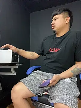 Snapshot of DickMasterfindom chatting on March 27, 2026, 6:08 am DickMasterfindom online show from March 27, 2026, 6:08 am