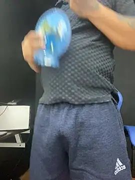 Snapshot of DickMasterfindom chatting on April 2, 2026, 8:34 am DickMasterfindom online show from April 2, 2026, 8:34 am