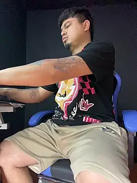 Snapshot of DickMasterfindom chatting on April 10, 2026, 4:01 pm DickMasterfindom online show from April 10, 2026, 4:01 pm