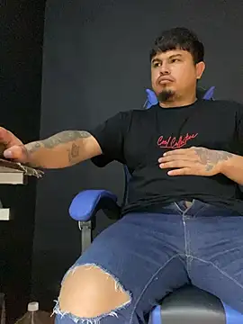 Snapshot of DickMasterfindom chatting on April 11, 2026, 8:40 am DickMasterfindom online show from April 11, 2026, 8:40 am