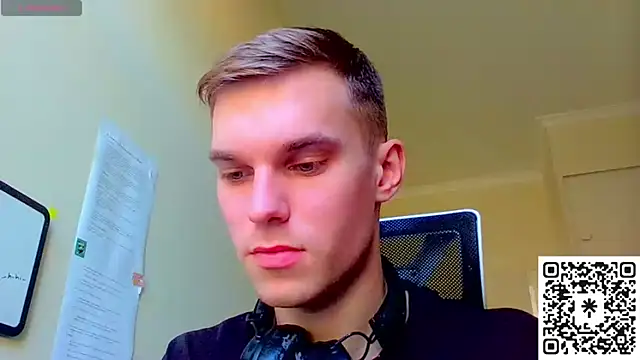 Snapshot of bluegaze6 chatting on October 9, 2025, 7:06 am bluegaze6 online show from October 9, 2025, 7:06 am