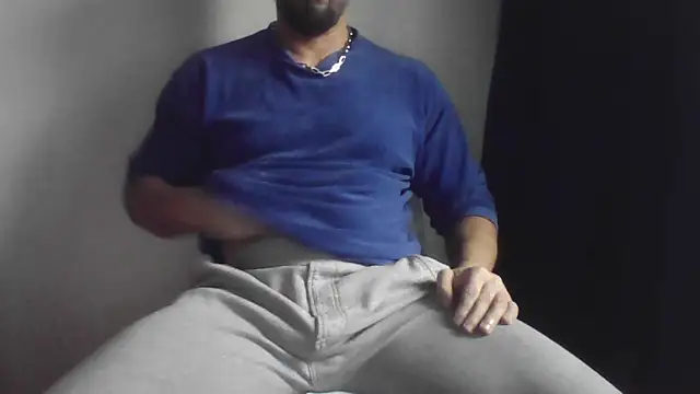 Snapshot of fl3xxx1 chatting on December 5, 2025, 10:35 am fl3xxx1 online show from December 5, 2025, 10:35 am