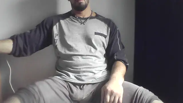 Snapshot of fl3xxx1 chatting on December 17, 2025, 10:43 am fl3xxx1 online show from December 17, 2025, 10:43 am