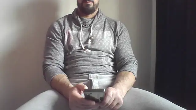 Snapshot of fl3xxx1 chatting on January 6, 2026, 10:41 am fl3xxx1 online show from January 6, 2026, 10:41 am