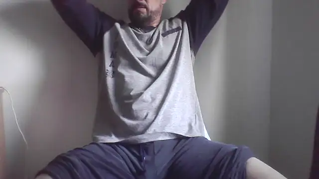 Snapshot of fl3xxx1 chatting on February 3, 2026, 11:04 am fl3xxx1 online show from February 3, 2026, 11:04 am