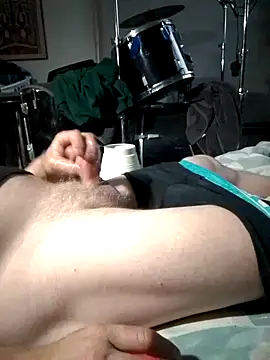 iambradz online show from October 15, 2025, 6:08 pm