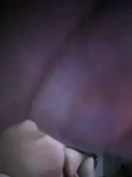 Snapshot of iambradz chatting on November 21, 2025, 9:13 pm iambradz online show from November 21, 2025, 9:13 pm