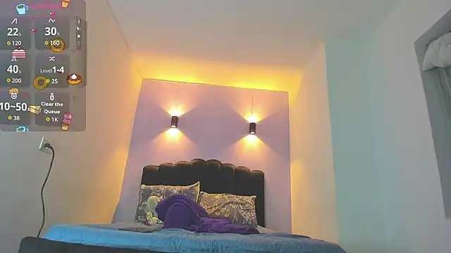 Sofia Clauss  online show from October 14, 2025, 4:13 am