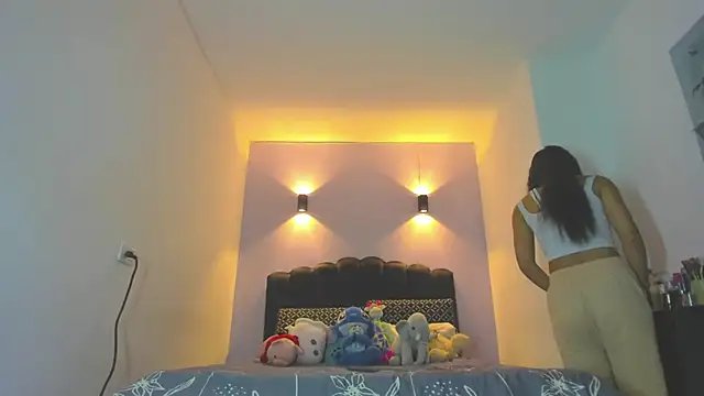 Snapshot of Sofia_Clauss_ chatting on April 22, 2026, 5:21 am Sofia Clauss online show from April 22, 2026, 5:21 am