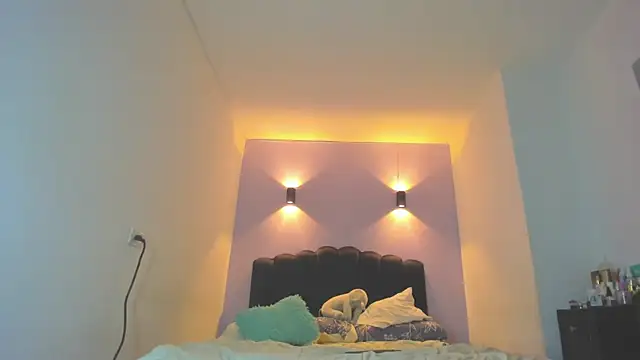 Snapshot of Sofia_Clauss_ chatting on May 3, 2026, 5:02 am Sofia Clauss online show from May 3, 2026, 5:02 am