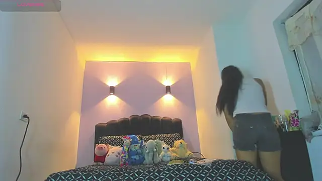 Snapshot of Sofia_Clauss_ chatting on May 15, 2026, 4:19 am Sofia Clauss online show from May 15, 2026, 4:19 am