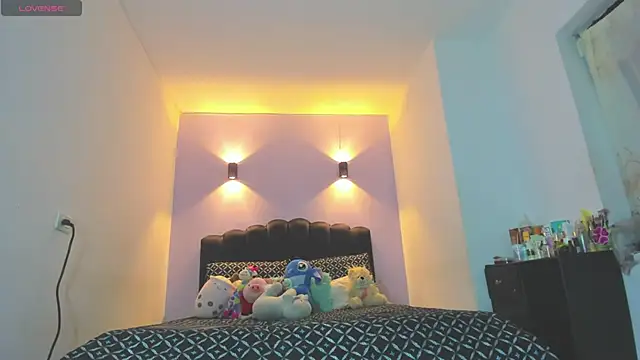 Snapshot of Sofia_Clauss_ chatting on May 17, 2026, 5:16 am Sofia Clauss online show from May 17, 2026, 5:16 am