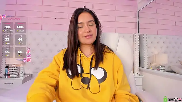 Yaaky  online show from January 25, 2025, 12:27 am