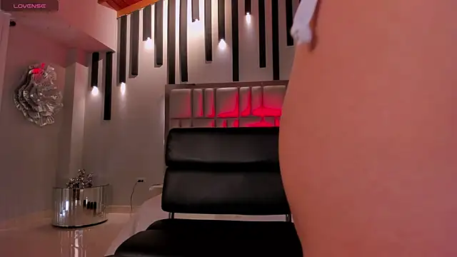 AnnaBrooks1 online show from November 29, 2025, 7:50 pm