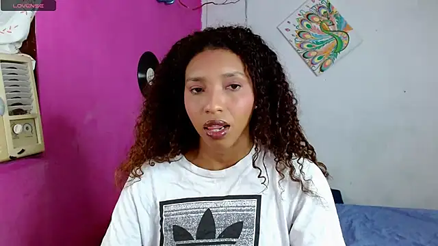 sensitive brunette online show from December 18, 2024, 3:15 am