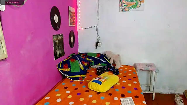 sensitive brunette online show from January 4, 2025, 10:13 pm