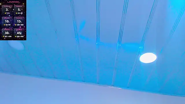 candy lux  online show from March 11, 2026, 9:10 pm