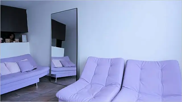 Lauren A online show from September 17, 2025, 3:35 pm