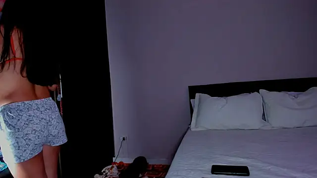 Lauren A online show from February 17, 2026, 10:05 pm