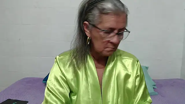 candy mature  online show from October 6, 2025, 11:35 pm