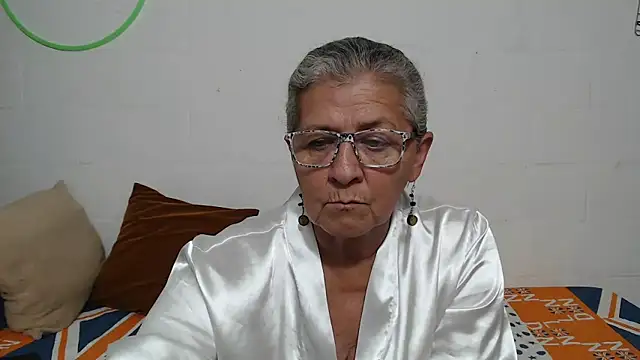 candy mature  online show from March 4, 2026, 11:00 pm