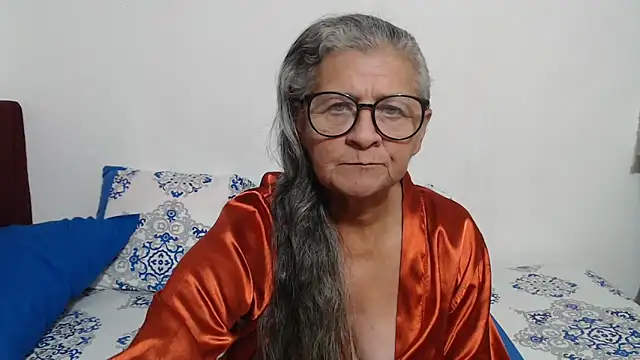 candy mature  online show from April 14, 2026, 11:00 pm