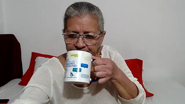 candy mature  online show from May 24, 2026, 12:43 pm