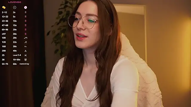 Ester Hill online show from November 11, 2025, 1:05 am