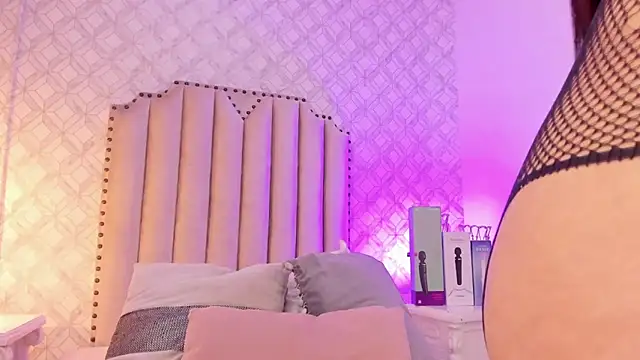 Charlotte  08 online show from December 29, 2024, 10:57 pm