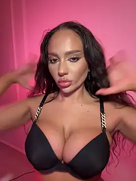 Snapshot of CardiSweetBaby chatting on February 8, 2026, 9:40 pm CardiSweetBaby online show from February 8, 2026, 9:40 pm