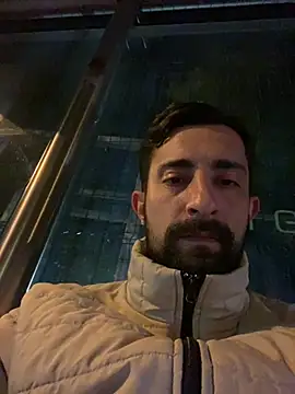 milfhuntertr online show from April 18, 2026, 9:37 pm