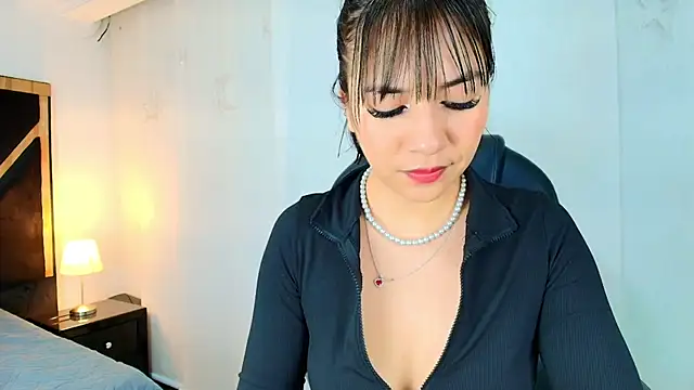 Snapshot of lina_bedoya_ chatting on May 27, 2026, 11:51 am lina bedoya online show from May 27, 2026, 11:51 am