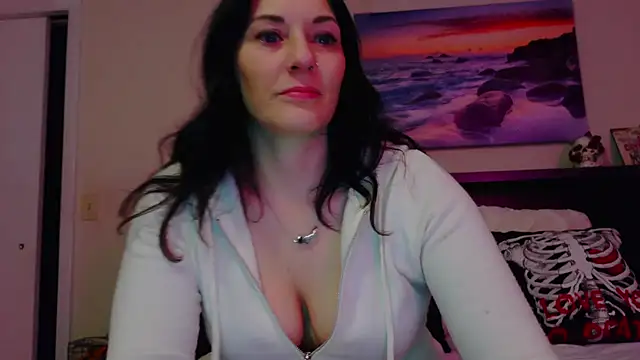 CrystalLakeXO online show from November 5, 2025, 8:25 am