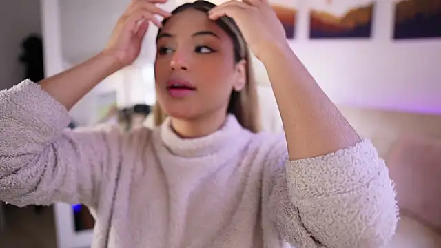 SaraParisi online show from February 18, 2025, 10:47 pm