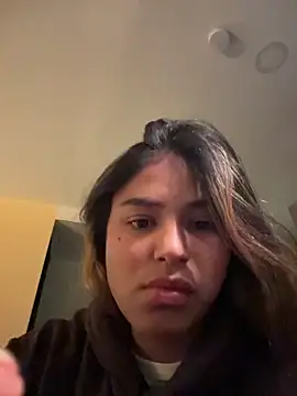 SaraParisi online show from January 7, 2026, 12:35 am