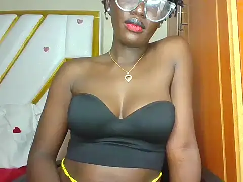 cutesmiling online show from January 14, 2025, 6:13 am