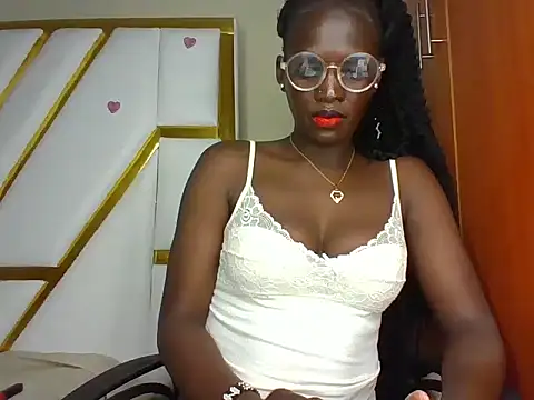 cutesmiling online show from January 23, 2025, 5:13 am